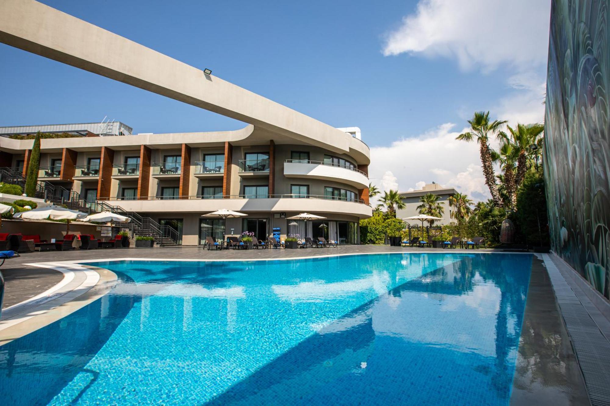 Doubletree By Hilton Izmir Airport Hotell Eksteriør bilde