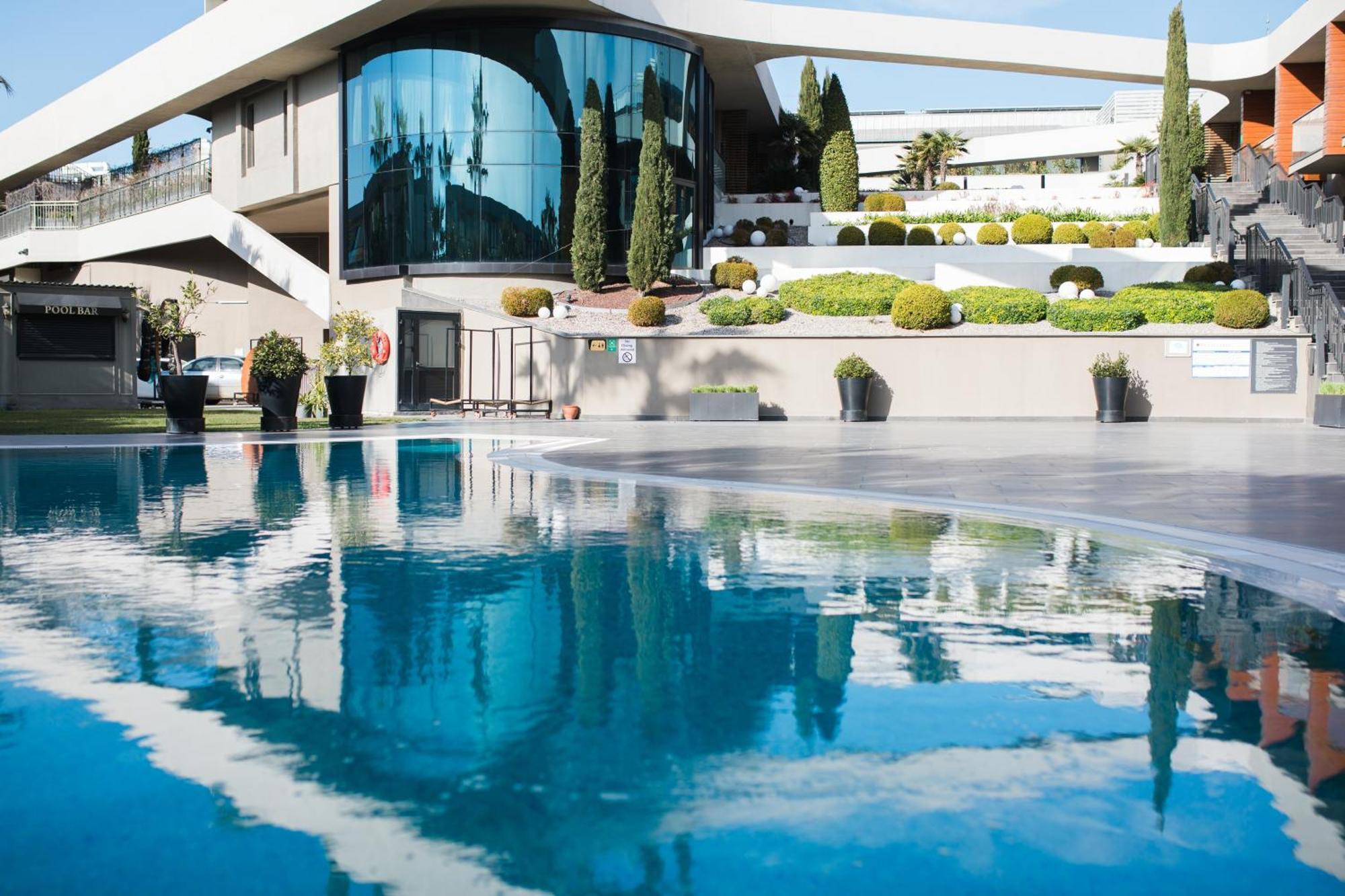 Doubletree By Hilton Izmir Airport Hotell Eksteriør bilde